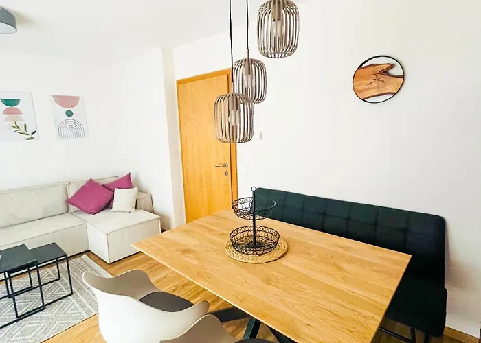 Modern Mountain 6 - An Der Skipiste Daire Rauris