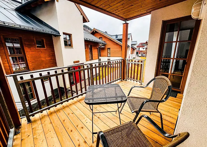 Modern Mountain 6 - An Der Skipiste Rauris