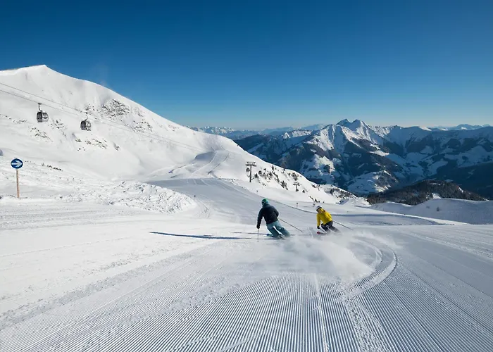 Modern Mountain 6 - An Der Skipiste Rauris
